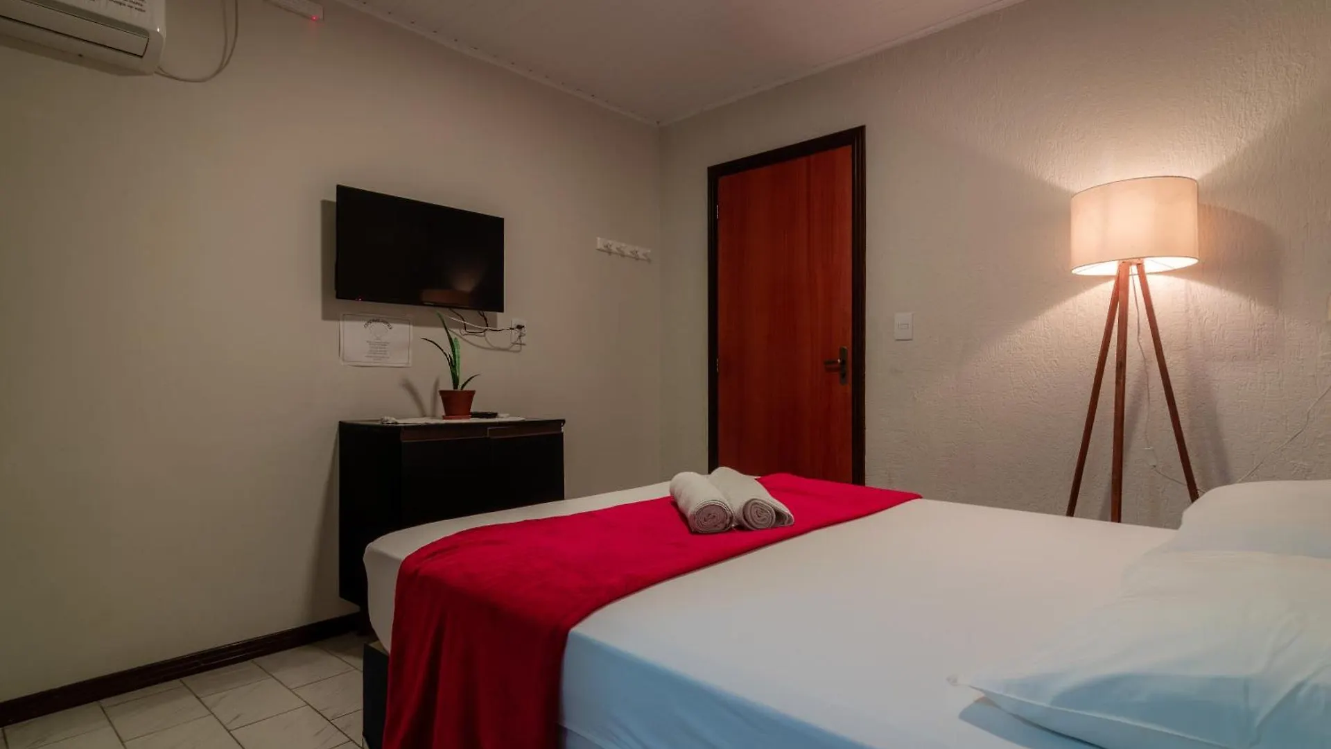 Guest house Suites 91 Penha