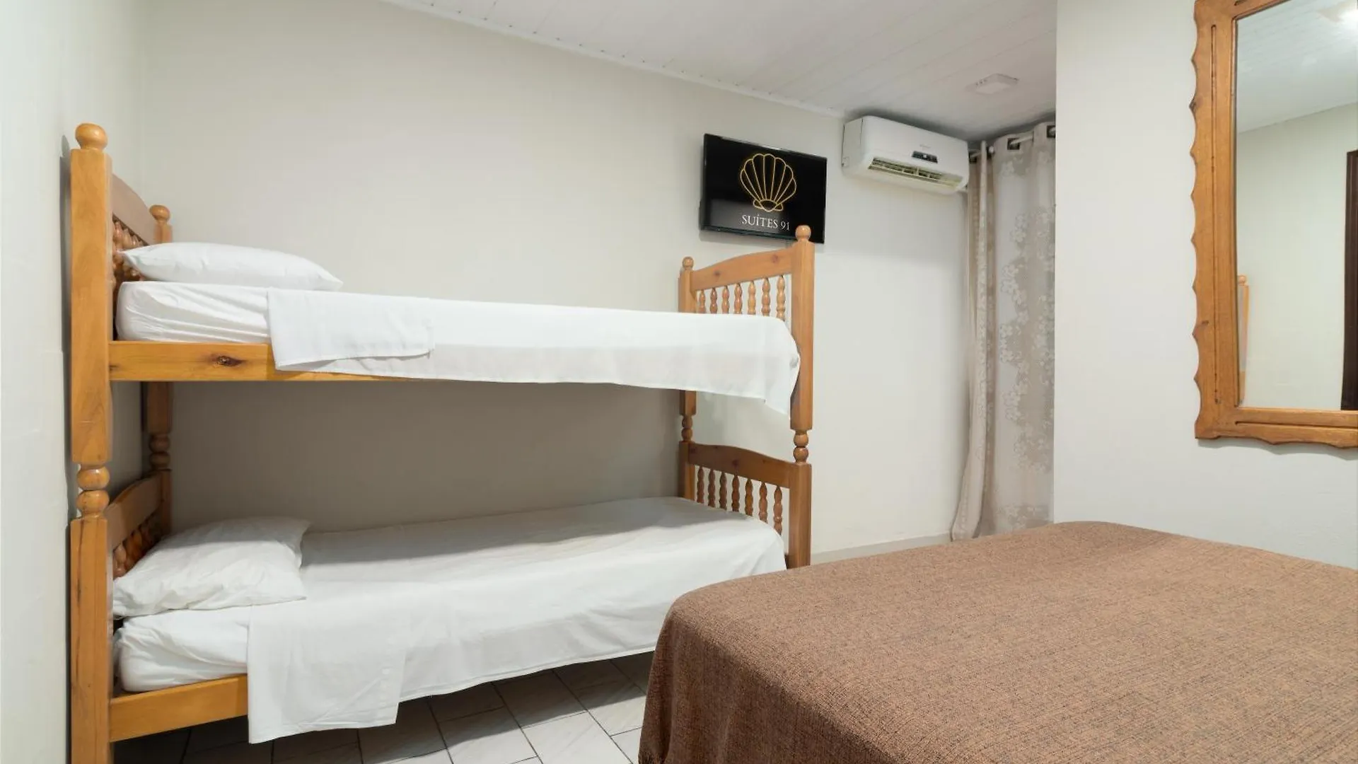 Suites 91 Penha  Guest house