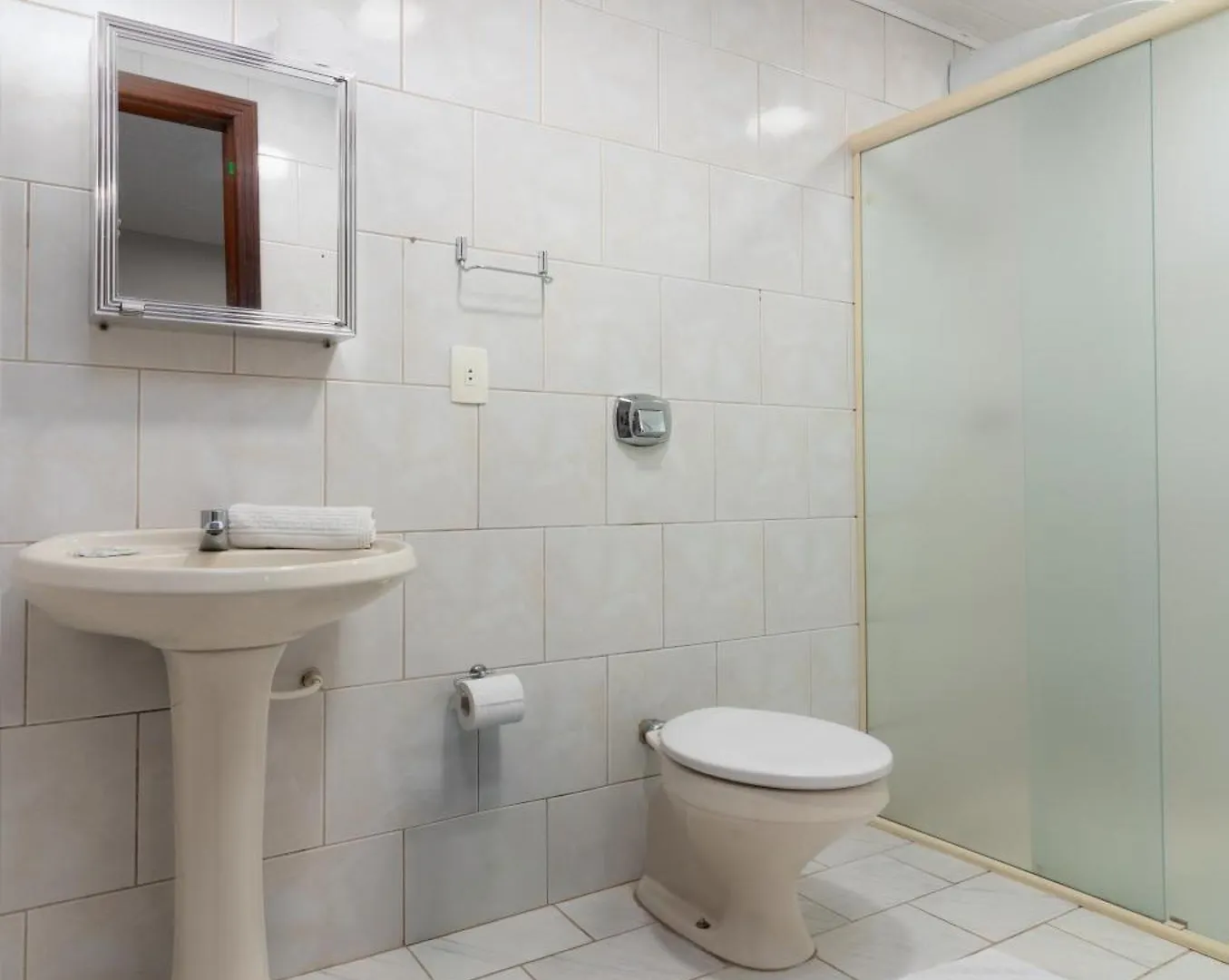 Guest house Suites 91 Penha  Brazil